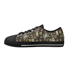 Raccoon Women's Low Top Canvas Shoes